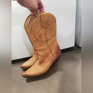 Aldo cowboy boots sz 9 women's